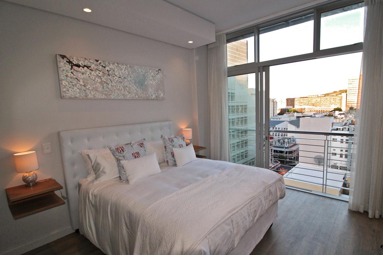 Apartment Sensational Sentinel *